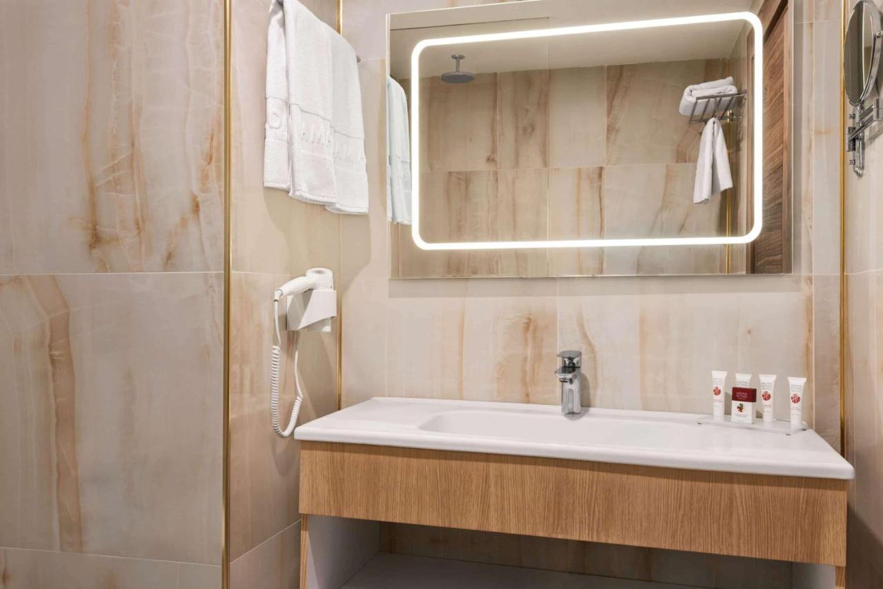 Ramada By Wyndham Nigde Hotel Bagian luar foto