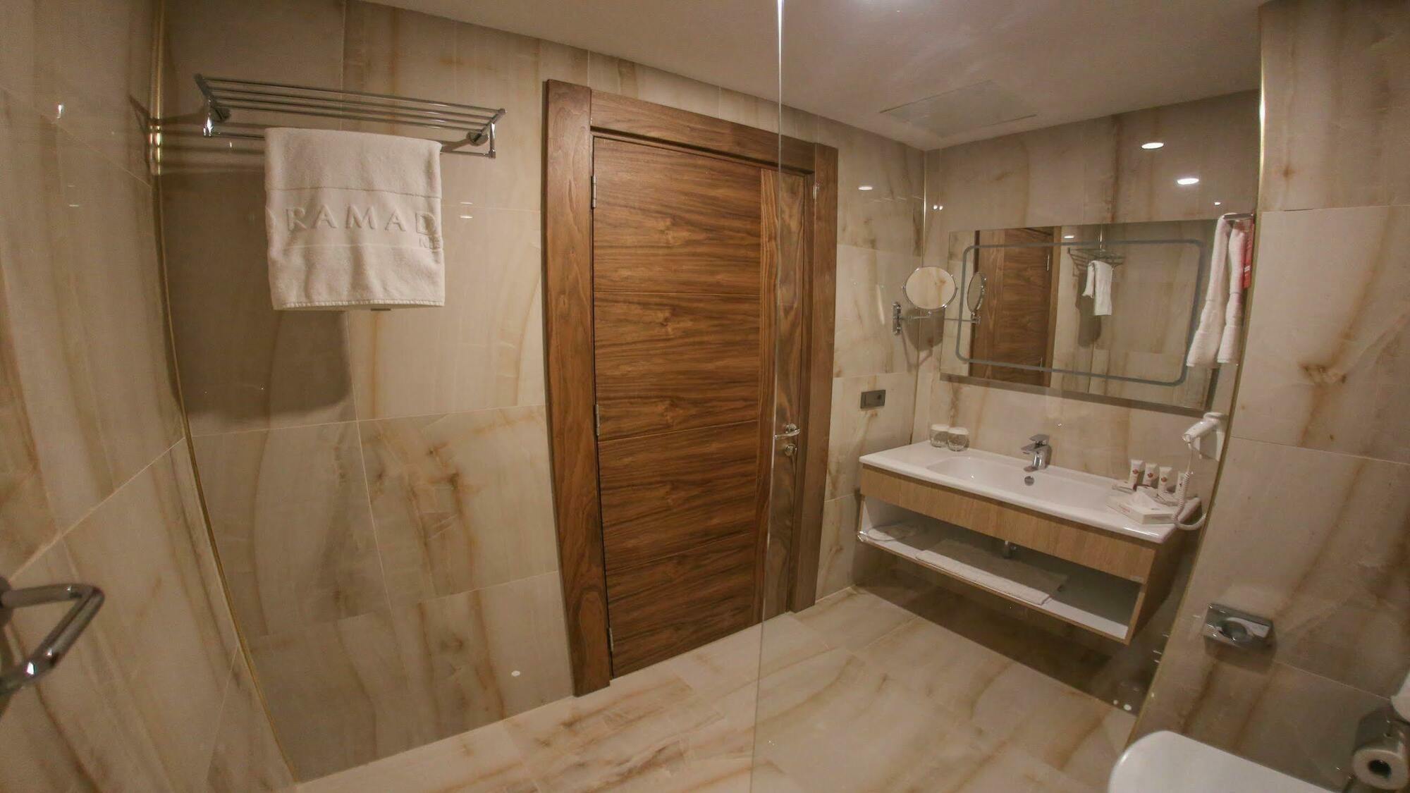 Ramada By Wyndham Nigde Hotel Bagian luar foto