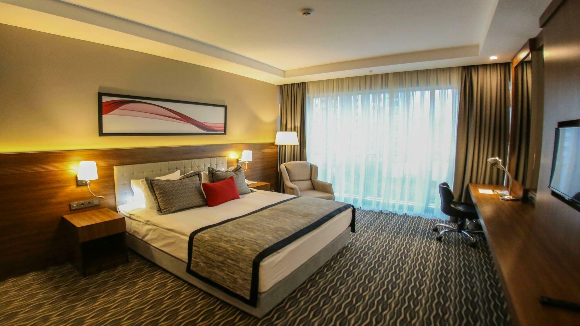 Ramada By Wyndham Nigde Hotel Bagian luar foto